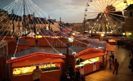 Location-Chalet_Pliable_Extérieur-Marché_de_Noel-Structura