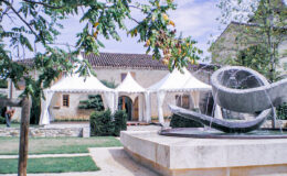 Nous vous proposons à la location ou à la vente une garden pour un baptême et pour tout type d’événement particulier de type anniversaire, mariage, cocktail, repas de famille. Structura Toulouse, Montauban, Albi, Auch, Castres, Rodez, Perpignan, Agen