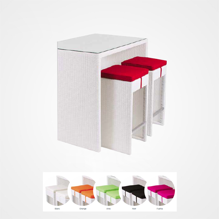 4 – Mange debout en rotin blanc, chocolat, noir