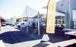 Structura propose la location d’un chapiteau barnum faisant office d’auvent pour une opération commerciale pour un concessionnaire sur Toulouse, Montauban, Albi, Castres, Auch, Rodez, Carcassonne, Perpignan, Béziers, Agen