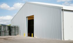 17- Bâtiment industriel de stockage avec bardage