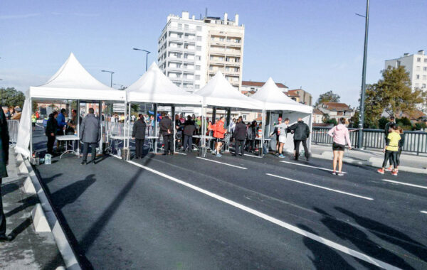 01-01 Pagodes pliables 3mx3m alignées