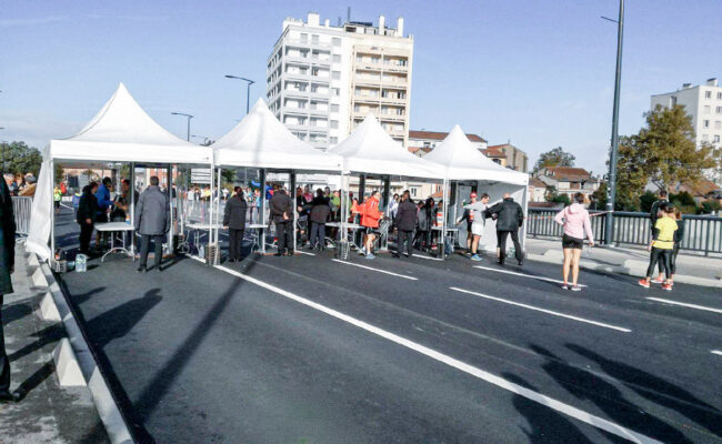 Structura propose la location et la vente de pagode pliante 3mx3m pour vos stand pour un évènement sportif sur Toulouse, Montauban, Albi, Castres, Auch, Rodez, Carcassonne, Perpignan, Béziers, Agen