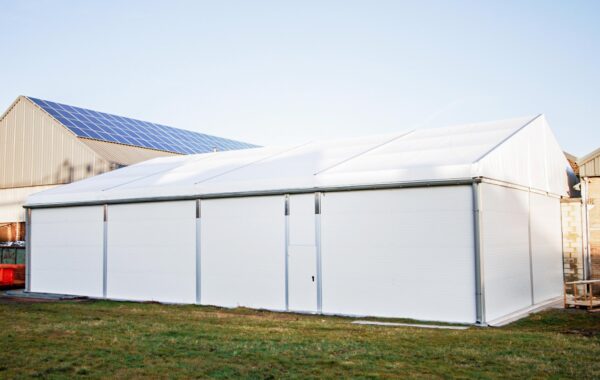 Bâtiment industriel démontable thermo gonflé pour une zone de stockage ou une surface de vente de manière ponctuelle ou permanente sur Toulouse, Castres, Albi, Auch, Rodez, Carcassonne, Perpignan, Béziers
