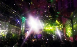 Structura propose la location de gardens, tentes, chapiteaux, banrums pour vos événements professionnels tels que salons, foires, expositions sur toute la France