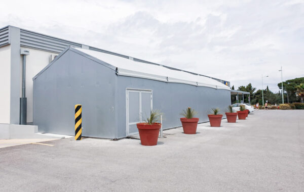 09- Chapiteau magasin permanent alimentaire 6mx18m