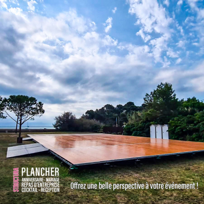 Plancher en location. Courte, moyenne et longue durée. Toute la France. Adaptable à votre terrain, nous faisons une mise à niveau selon le dénivelé… Avec ou sans couvertures, le plancher en bois est parfait pour vos pistes de danse et repas à l’extérieur et même les patinoires !