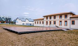 Option | Plancher vernis bois sur semelle 12m x 22m avec rampes d’accès