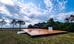 Option | Plancher vernis bois sur semelle 15m x 25m avec rampes d’accès