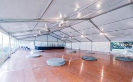 Structura propose la location de chapiteau barnum de 20mx30m pour anniversaire, mariage, cocktail, réception, repas famille, repas entreprise sur Toulouse, Montauban, Castres, Albi, Auch, Carcassonne, Perpignan, Rodez